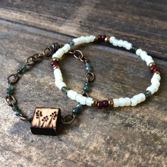 Patriotic Wood and Gemstone Bracelet Set - Picture 2 of 7